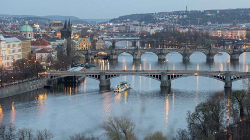 5 motive pentru care ar trebui sa vizitezi praga 6995f4768a213