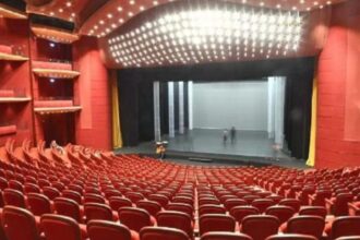 actorii de la tnb au anuntat ca vor protesta marti nemultumiti de masurile impuse de guvernul bolojan munca artistului nu este doar pe scena 6988737be3685