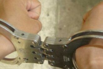 adolescent de 17 ani retinut in gorj dupa ce ar fi amenintat o cu moartea pe fosta iubita 6988f0ebd5c71