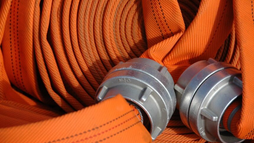 alerta in constanta dupa incendii izbucnite la un restaurant si in parcarea unui mall video 69857e81eb5d8