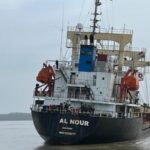 alerta in delta dunarii dupa ce o nava incarcata cu peste 6 000 de tone de soia a esuat pe canalul sulina foto video 698df40412691