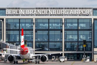 alerta mae pentru romanii care calatoresc in germania zboruri anulate pe aeroportul berlin brandenburg din cauza conditiilor meteo 6987369369f7b