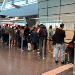 alerta mae sute de romani din dubai si doha solicita sprijin consular dupa suspendarea zborurilor din orientul mijlociu 69a33f91426f3