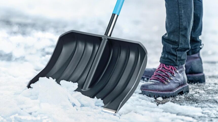 amenda colosala pe care o risti daca arunci zapada pe carosabil ce se intampla atunci cand nu cureti trotuarul din fata blocului 6995d056566db