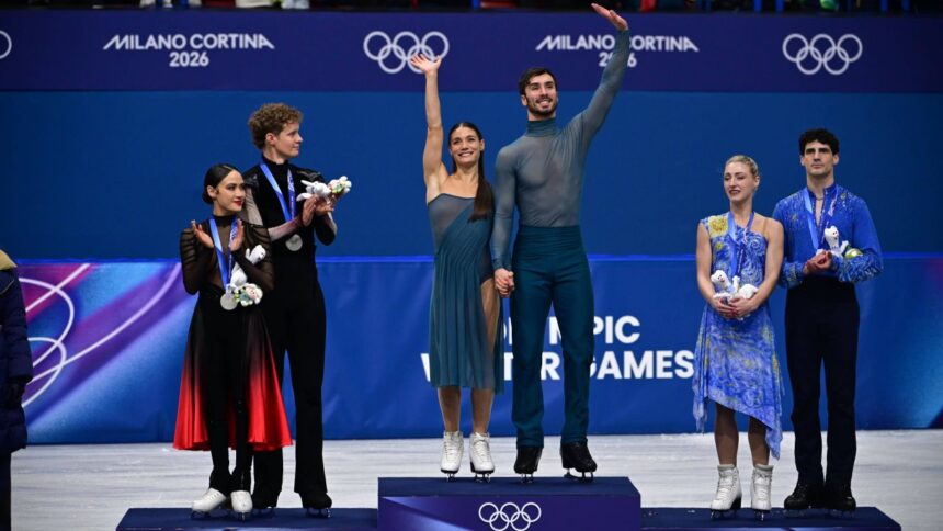 americanii au erupt dupa aurul obtinut de francezi la jocurile olimpice dezastru pentru patinaj cuplu controversat 698dba6ca5830