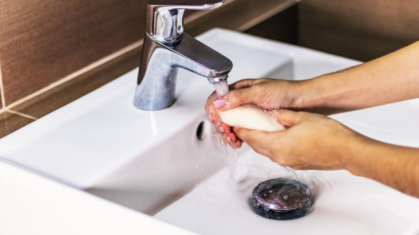 anchete penale in arges unitati turistice din zona vidraru suspectate ca au poluat panza freatica 699ef91a3f4e1