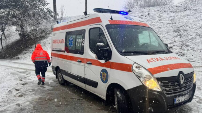 barbat de 48 de ani cazut de la 15 metri intr o fosta cariera de piatra din magura ilvei a fost transportat de urgenta la spital 699d672face67