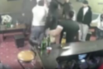 bataie ca n filme intr un bar chiar de ziua primarului trei barbati au ajuns la spital cu rani la cap 6993631e9134e