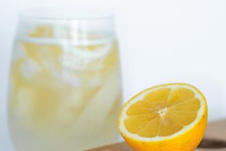 cea mai simpla reteta de limoncello pe care o poti face acasa gustul autentic al vacantelor in italia 69930558ca760