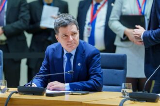 consilierul lazurca vede numai parti bune in vizita premierului dan la consiliul de pace am fost mai putin izolati decat se spune 6999f5fc45bc6