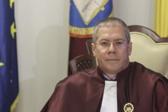 dacian dragos despre incercarea aur de a l suspenda din ccr indirect poate fi vizat nicusor dan 6984fee0c60e2