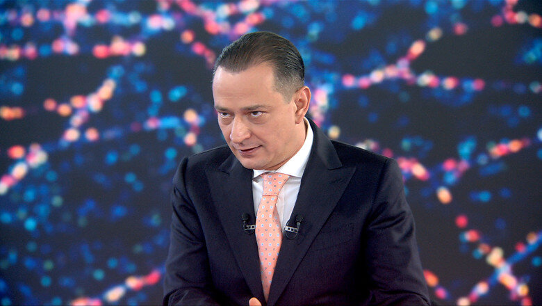 daniel baluta o gramada de oameni cand aud de domnul bolojan fug la fel cum fugeau de jupuitu in morometii cand venea sa ia fonciirea 69907d5d5d625