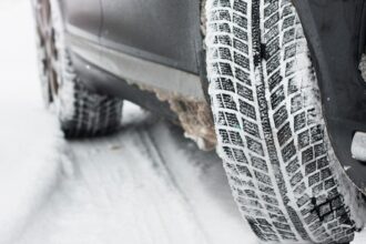 de ce anvelopele all season nu sunt bune pe zapada titi aur e ca si cum ai purta o geaca subtire tot anul 699a23b36b2b8