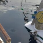 dezastru ecologic pe dunare o nava cu produse petroliere s a scufundat in zona plaja veche din giurgiu fotovideo 6983567095836