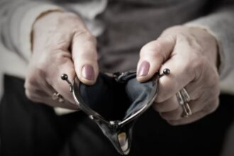 drama romanilor care nu se ajung cu banii de la o luna la alta numarul imprumuturilor in crestere video 69985a9ecfe4e