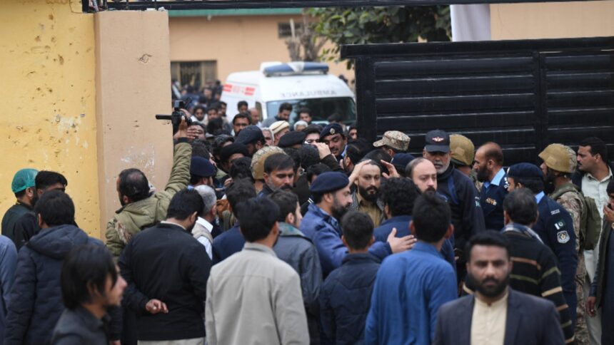 explozie intr o moschee din islamabad cel putin 11 morti si zeci de raniti 6985d8eee59cc