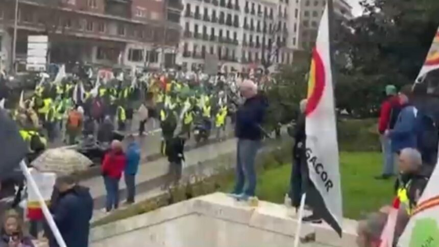 fermierii au iesit in strada revolta pe mercosur in spania 698c693e8fd23