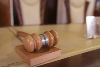 firmele nu vor mai putea fi scoase din licitatii doar pentru ca sunt anchetate penal ccr este incalcata prezumtia de nevinovatie 698351dd61109