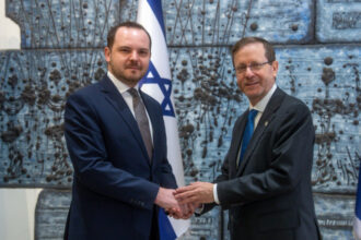 foto anuntul lui alexandru rogobete dupa vizita in israel ce schimbari vrea sa aduca in sistemul de sanatate din romania 6984f1eaed9ac