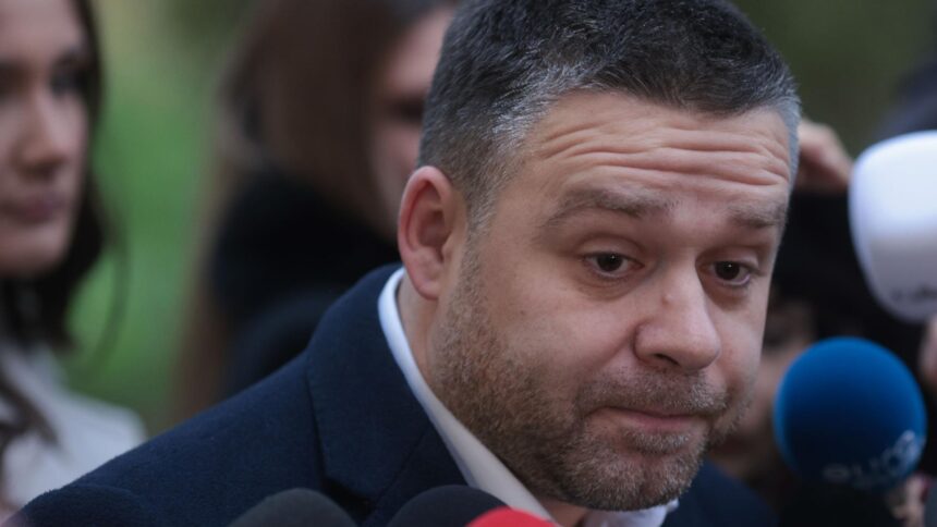 gratuitatea la transportul public in pericol pentru pensionarii cu venituri primarul general ciprian ciucu continua taierile pe modelul bolojan 69819f1b3fd36