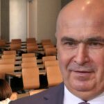 ilie bolojan ii ignora si pe studenti cum vrea statul sa taie de la tineri si sa dea la someri 699823bc8f51e