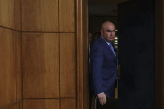 ilie bolojan se intalneste cu primarii la guvern inainte ca bugetul pe 2026 sa fie gata reforma administratiei inca asteapta 6981c4a5bcaac