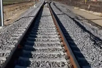 inca 10 kilometri de cale ferata au fost dati in circulatie pe cel mai avansat tronson din magistrala cfr intre timisoara si lugoj 698e2fe2b3ce9
