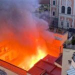 incendiu devastator in centrul orasului napoli un teatru cu traditie de peste doua secole distrus de flacari 6994debc9a41c