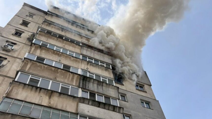 incendiu intr un apartament din iasi sapte persoane au fost evacuate printre care doi copii video 69999255b2f57