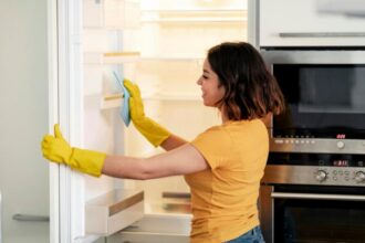 la cat timp trebuie sa cureti garnitura frigiderului si cum o igienizezi corect trucul care iti va salva electrocasnicul 698c8795a90d1