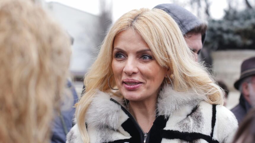 laura vicol a depus o plangere la diicot impotriva lui sebastian ghita dupa ce luni a depus aceleasi documente la dna 6981b3055e706