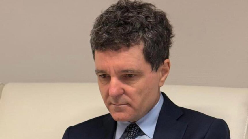 memoriu adresat lui nicusor dan dupa reforma pensiilor speciale judecatorii cer reexaminarea reformei 699eb51839692