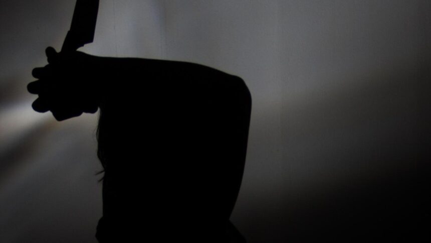 o femeie si a injunghiat sotul care injura in timp ce privea meciul atalanta napoli a crezut ca insultele sunt despre ea 699da69fa1b88