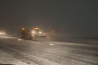 pistele aeroporturilor otopeni si baneasa inzapezite oficialii intervin de urgenta video 699950bd4d0fc
