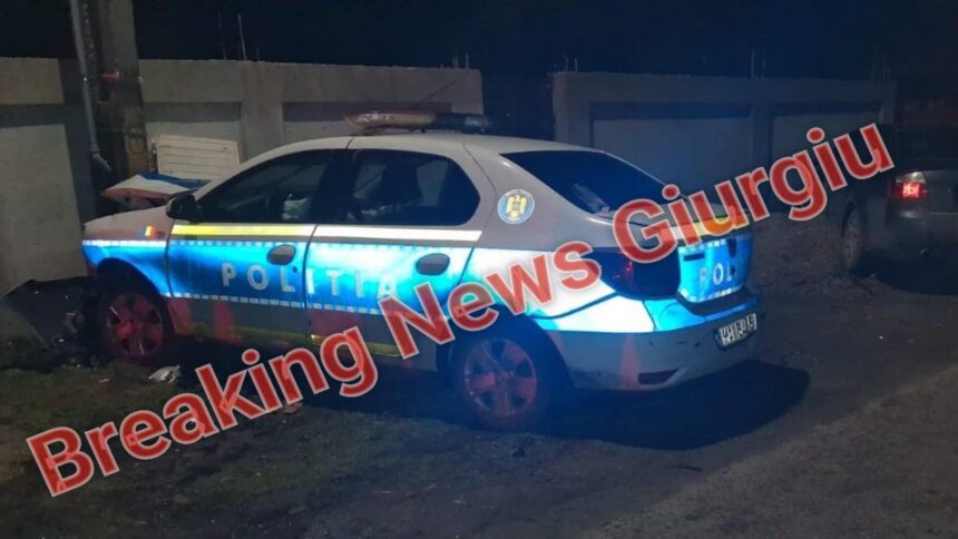 politista ranita dupa ce autospeciala in care se afla a fost lovita de o soferita si proiectata intr un stalp de iluminat 69896bdc66a39