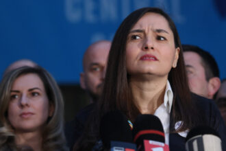 pot probleme in prima sesiune din 2026 in parlament anamaria gavrila contesta redenumirea grupului de catre liderul exclus 698101081d9dd