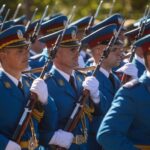 presedintele unei tari europene vrea roboti inarmati la parada militara dupa modelul chinei vom oferi securitate suplimentara tarii noastre 6980b2e286b3c