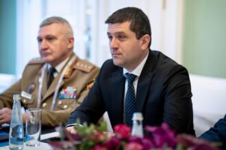 razboiul escaladeaza ministrul apararii vorbeste de impozite in aceste saptamani contracte de aproape 10 miliarde de euro se vor semna la ministerul apararii 69a34cbbc3081