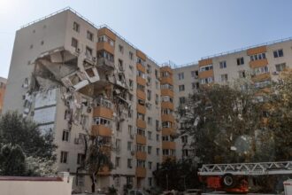 revolta la blocurile distruse de explozia din rahova am primit facturi desi noi nu mai locuim acolo 698ee31059c0b