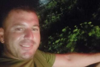 roman de 39 de ani mort intr un accident de munca in italia un trunchi de copac s a prabusit peste el 699cb19050ca0