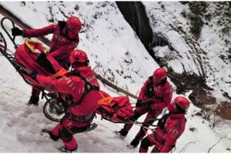 salvamont avertizeaza pericole majore pentru schiorii care ies in afara partiilor amenajate 69a16ae21df74