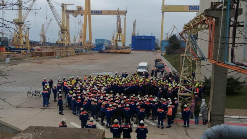 santierul naval mangalia blocat de un protest spontan salariile nu au mai fost platite de 60 de zile 69a14a1c9b088