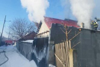 sase persoane evacuate dupa un incendiu intr o casa din constanta o femeie a ajuns la spital 6996be015785a