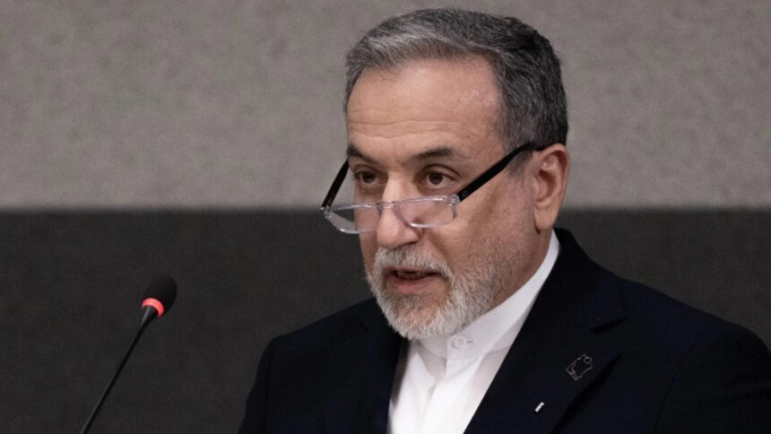 seful diplomatiei iraniene abbas araghchi ali khamenei este in viata 69a31a1984640