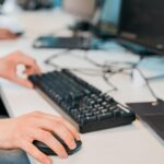 studiu 2026 ce isi doresc angajatii in noul an profesional salariu mai mare 80 program flexibil 45 remote 40 avansare si proiecte motivante 35 699db23d33a18