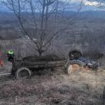 tragedie in judetul satu mare un barbat a murit strivit dupa ce a fost prins sub un tractor care s a rasturnat 6984cec730485