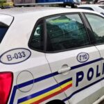 un tanar de 18 ani a fost arestat preventiv dupa o serie de furturi din blocuri locuinte si autoturisme individul purta masca si fura biciclete si scule 6984e174c1011