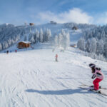 vacanta de schi cu ghinion partiile de la cota 2000 din sinaia inchise din cauza vantului puternic 6992bde44bff6