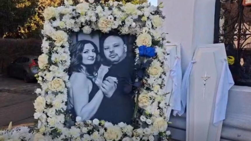 vaslui si a luat ramas bun de la sotii morti in teribilul accident inmormantare cu sicrie albe pentru jandarmerita sot si copil 6990c38a145c9