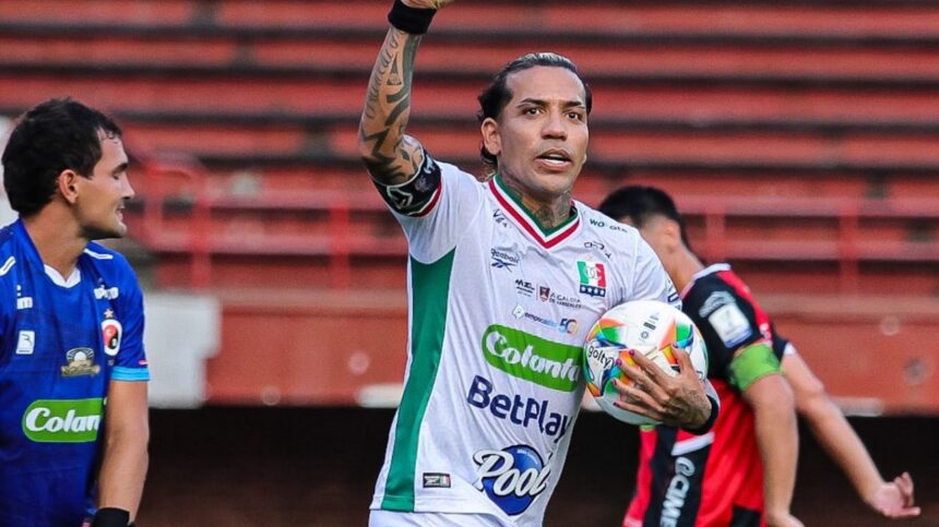 video dayro moreno isi sporeste propria legenda cu un gol senzational in noroi si cu un pic de ajutor de la adversar 6996d2e95df8a